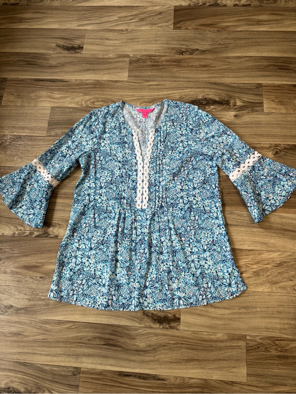 Lilly Pulitzer Hollie Tunic Top in Cumulus Blue Blooming Size Medium